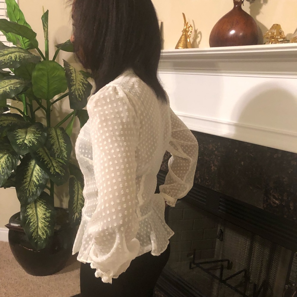Beautiful Blouse!♥️ - Picture 7 of 8